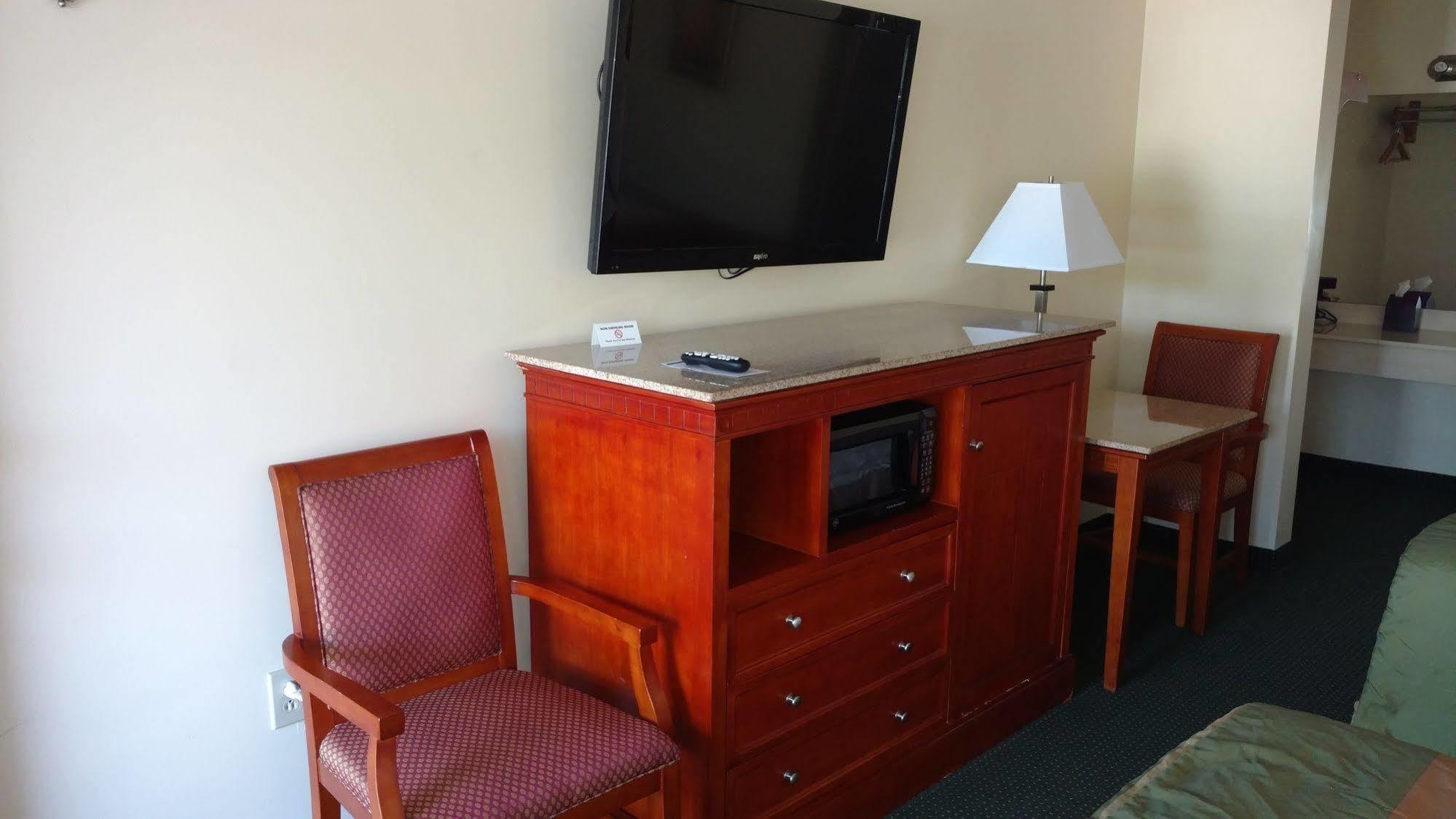 Hurricane Inn Waynesboro Luaran gambar
